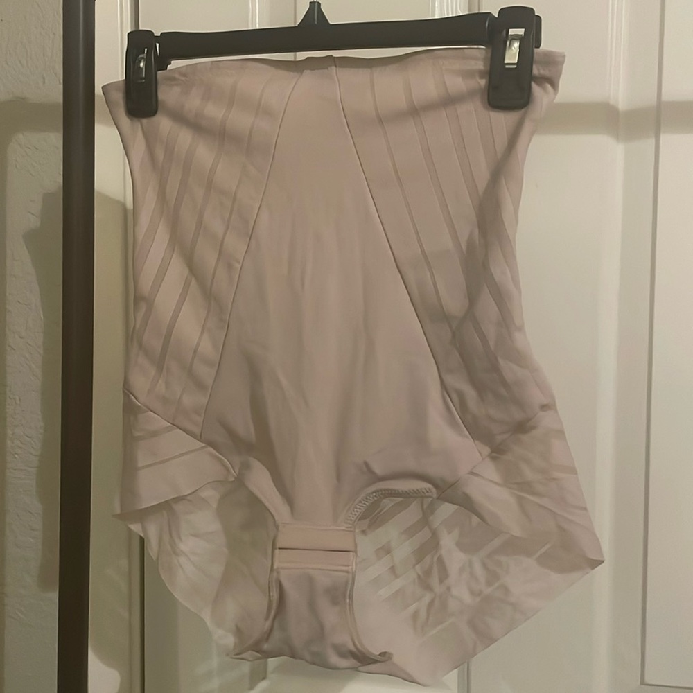 NWT Victoria Secret High-Waisted Sculpting Panty